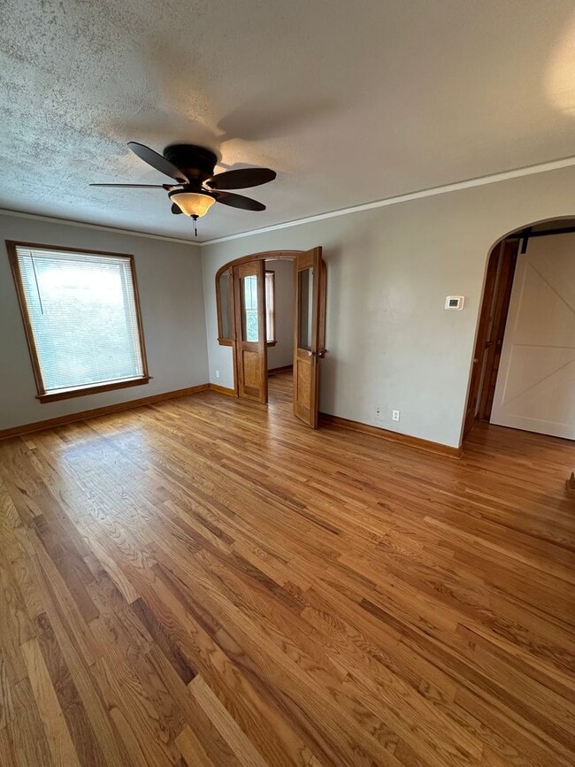 Building Photo - 2 BEDROOMS PLUS BONUS ROOM, 2 BATHROOM, SINGLE FAMILY HOME
