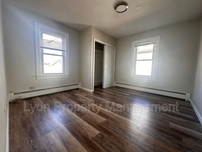 Building Photo - 9 Church St