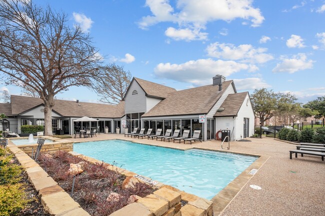 Building Photo - The Arbors on Oakmont