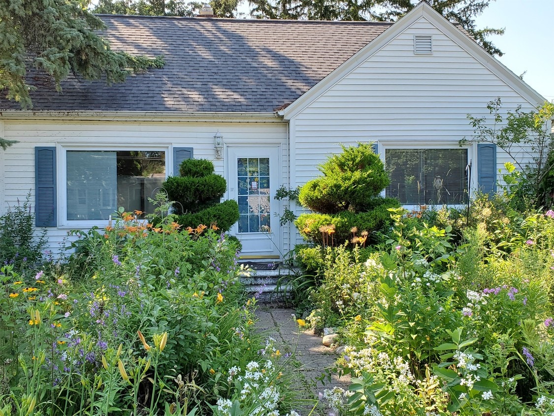 812 Mt Olivet Dr, De Pere, WI 54115 House Rental in De Pere, WI