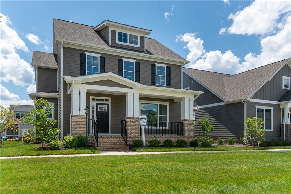 Front of home with nice covered porch - 215 Thorncliff Rd