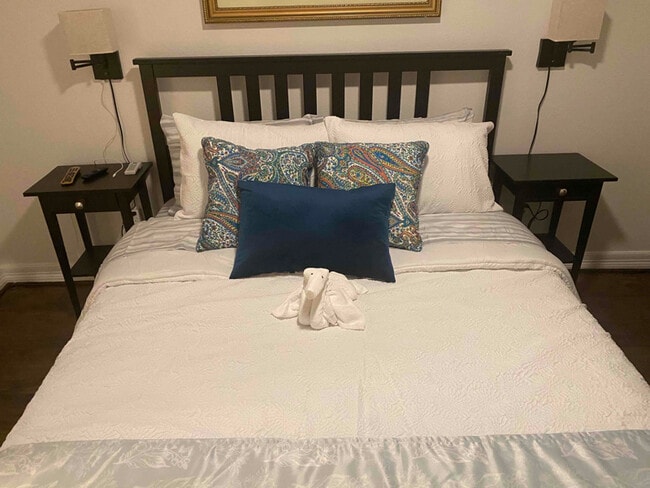 Building Photo - 3131 Cummins St