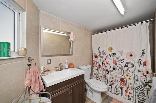 Foto del edificio - 1972 NE 35th St