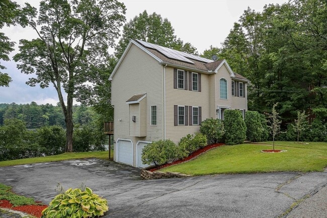 Building Photo - 142 Olean St
