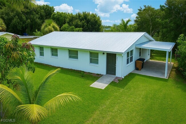 Building Photo - 581 Wood Ave