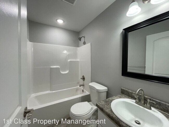 Building Photo - 3 br, 2 bath House - 233 Macintosh