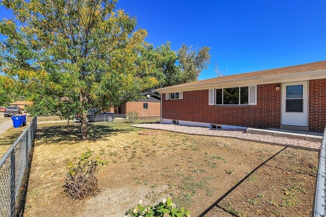 Building Photo - 4 bedroom, 2 bath Home in Golden