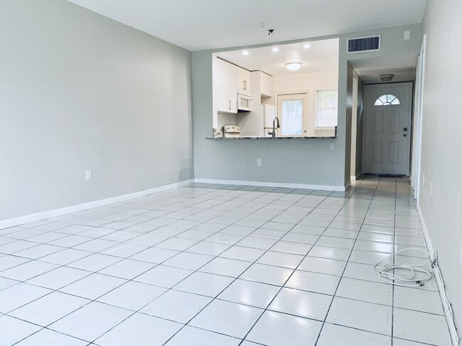 Building Photo - 2790 NE 201st Ter
