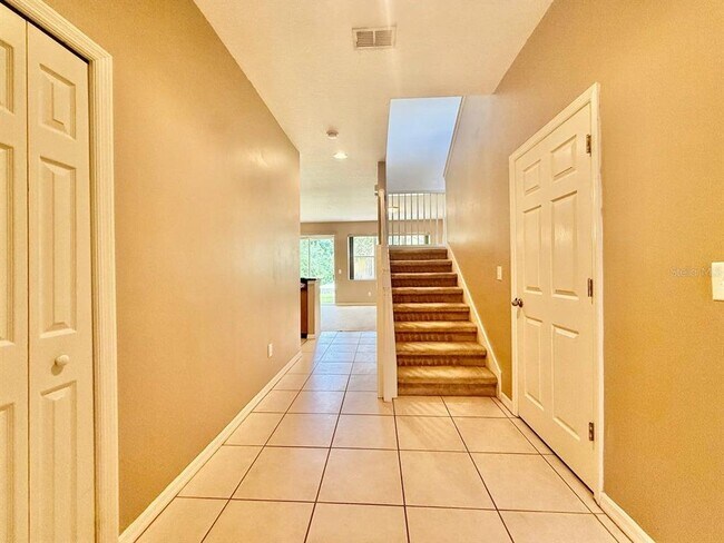Foto del edificio - 8173 Stone View Dr