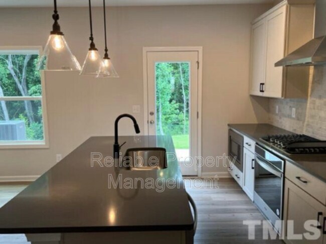 Foto del edificio - 3311 Oak Pass Dr