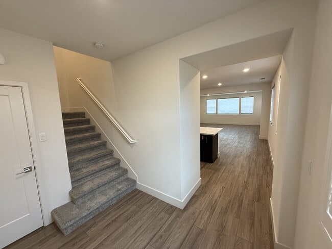 Building Photo - Beautiful 4 Bedroom, 3 Bath Home with Solar in Highly Desired Tracy Hills Community