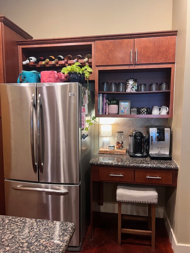Kitchen 2 - 150 Bee St