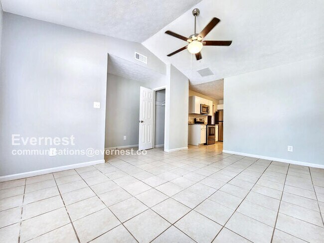 Foto del edificio - 415 Reed Way