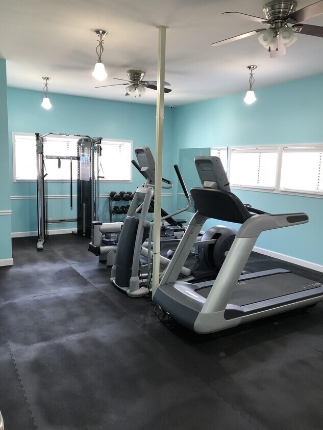 1107E W Wilson St Unit 1107E, Batavia, IL 60510 Room for Rent in