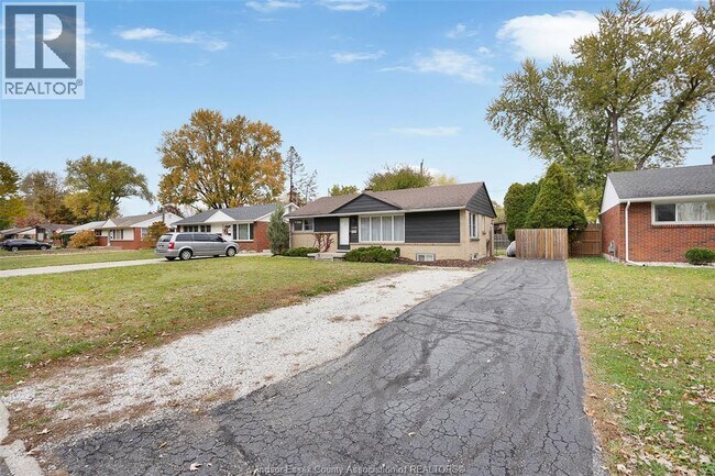 Photo du bâtiment - 3100 Howard Ave