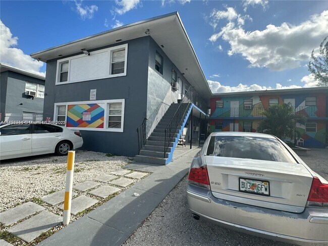 Foto del edificio - 6511 NW 12th Ave