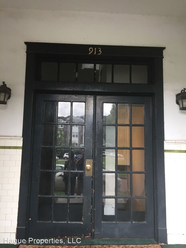 Foto del edificio - 913 Greenway Ct