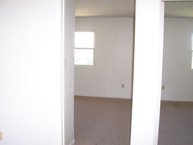 Building Photo - 407 Turpin Dr