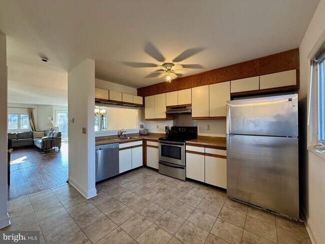 Foto del edificio - 28 Servan Ct