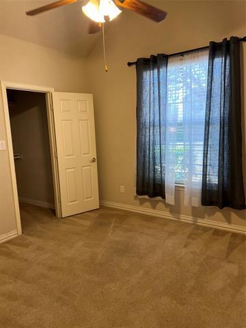 Foto del edificio - 4422 Kelly Dr