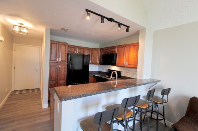 Foto del edificio - 1348 Hunters Rd