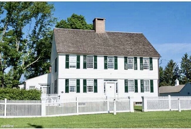 Building Photo - 4 br, 2 bath House - 455 East St