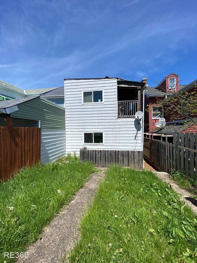 Foto del edificio - 4 br, 1.5 bath House - 2120 Salisbury Sout...