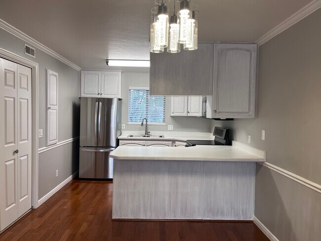 Cocina - 1525 S 175 E
