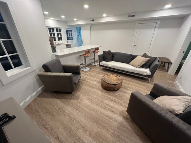 Sala de estar, ahora sin muebles - 34 Oak Ridge Rd