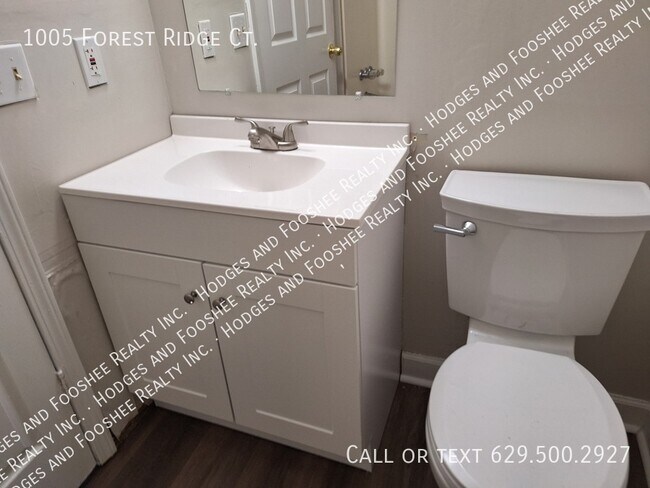 Foto del edificio - 1005 Forest Ridge Ct