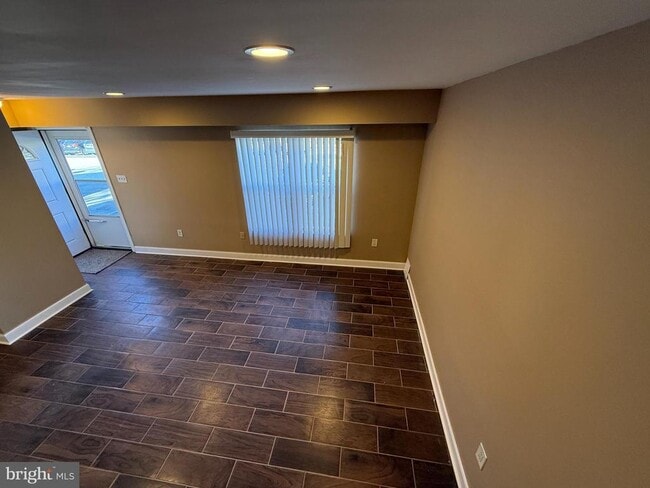 Foto del edificio - 131 Chelsea Cir