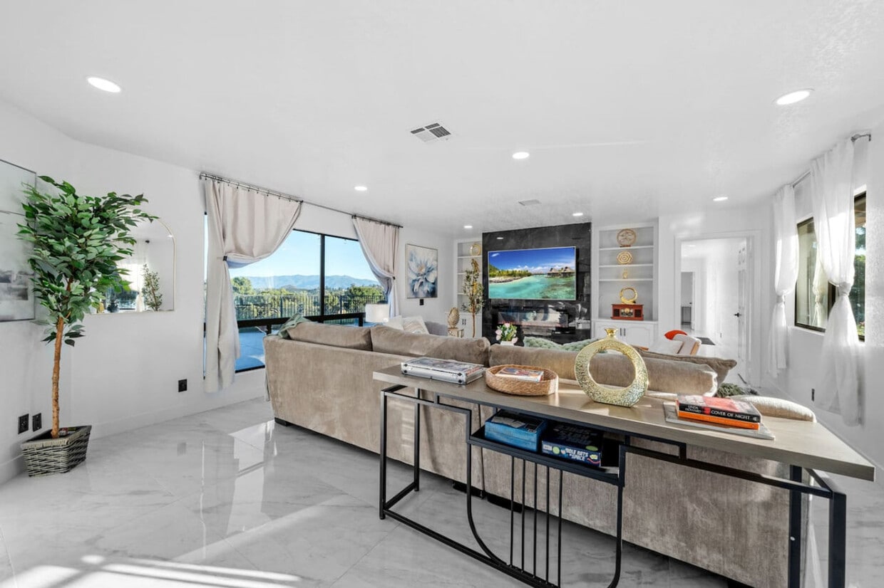 Primary Photo - 14552 Skyline Truck Trail