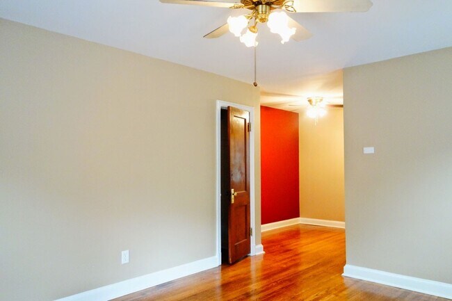 Foto del edificio - 8406 Greenwood Ave
