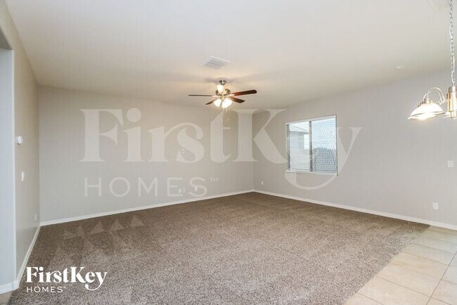 Foto del edificio - 10351 E Sunflower Ln