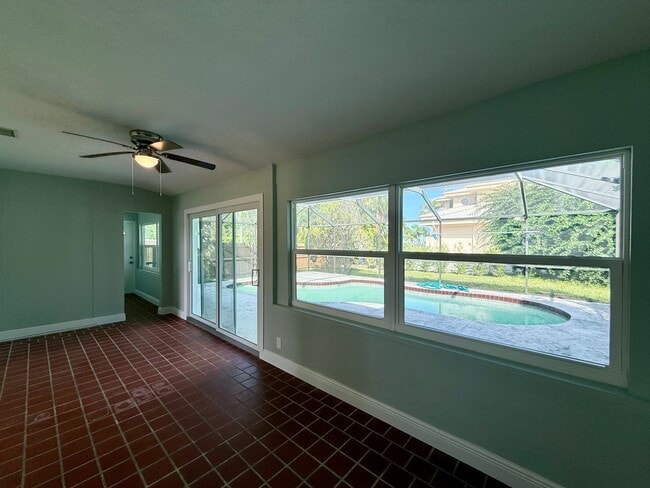 Foto del edificio - Four Bedroom Pool Home - Second Floor View...