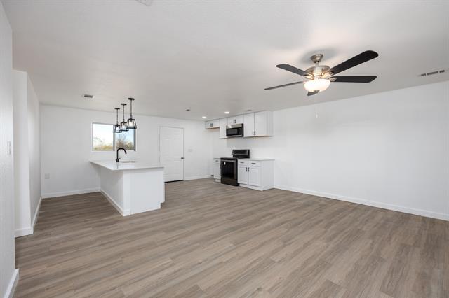 Foto del edificio - 147 Western Lake Dr
