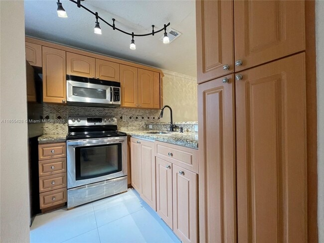 Foto del edificio - 7915 NW 8th St