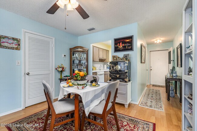 Building Photo - 1047 Small Ct