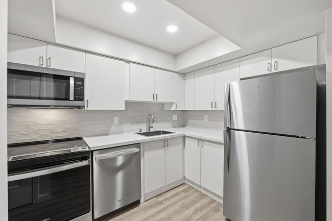 2026 Renovated Unit - Kitchen 2B2B - Fayette Arms Apartments