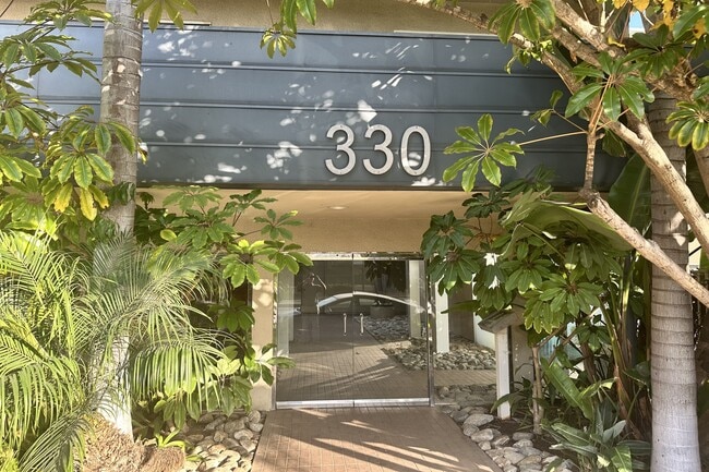 Foto del edificio - 330 S Barrington Ave