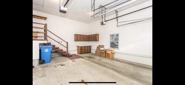 Building Photo - 12 Waverley Oaks Rd