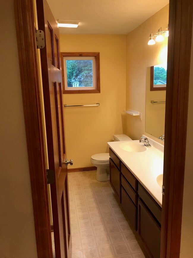 Upstairs Bath - 2641 New Century Pl E