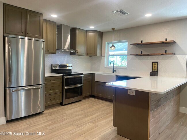 Building Photo - 411 Palmetto Ave