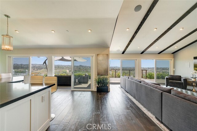 Foto del edificio - 32372 Crete Rd