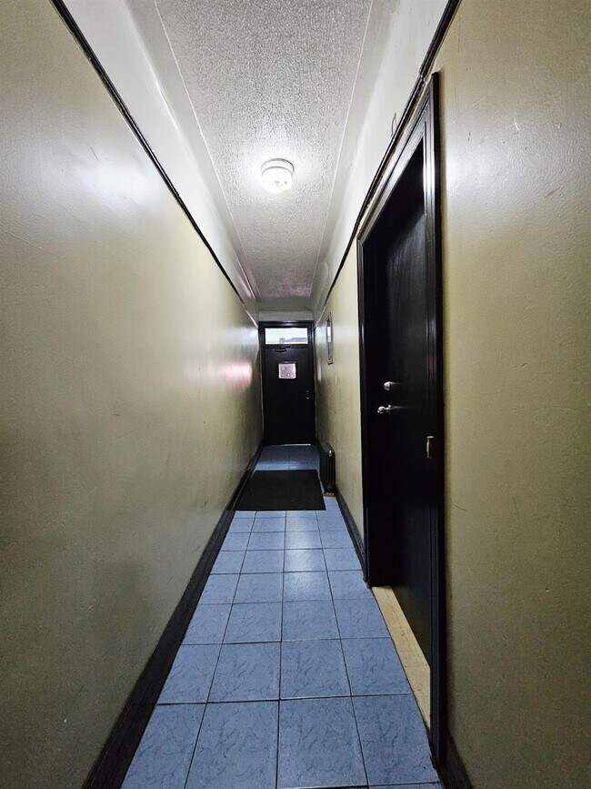 Foto del edificio - 176 E 93rd St