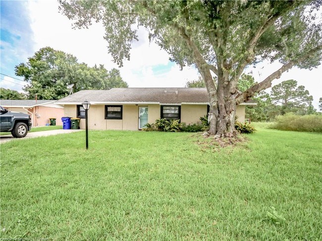Building Photo - 703 Lake Betty Dr