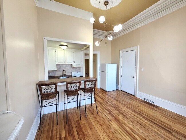 Photo du bâtiment - 196 King St E