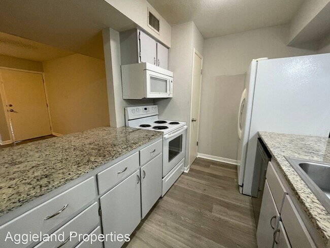 Foto del edificio - 2 br, 2 bath House - 904 University Oaks #142