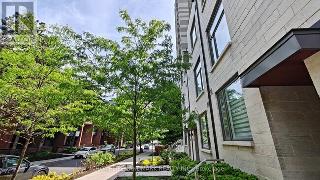 Building Photo - 165 Pears Ave.