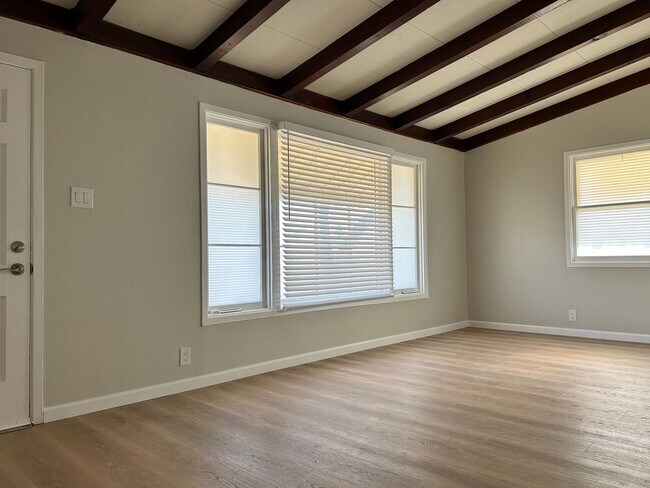 Foto del edificio - 401 N Norma St